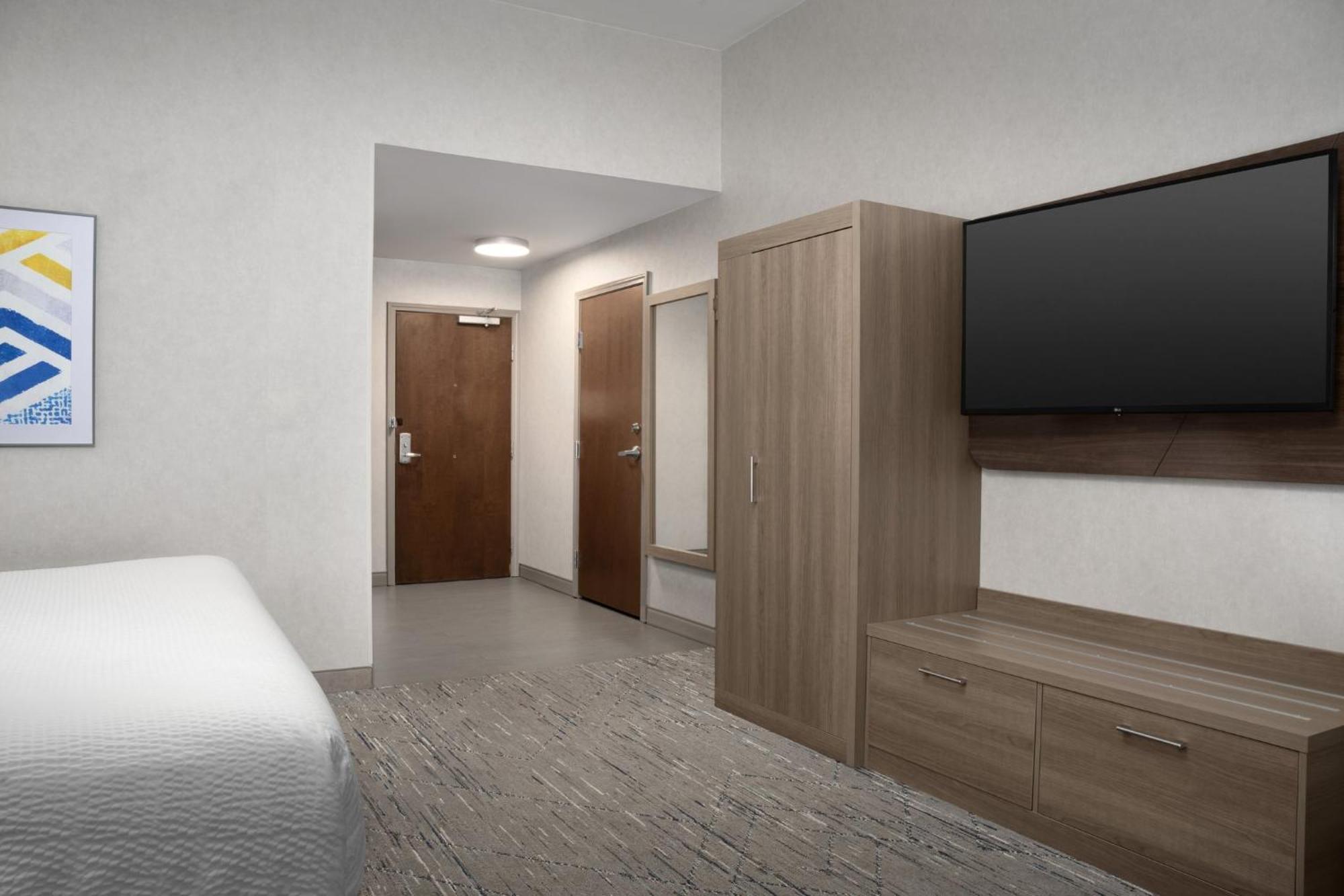 Holiday Inn Express & Suites Alexandria - Fort Belvoir By Ihg Exterior photo